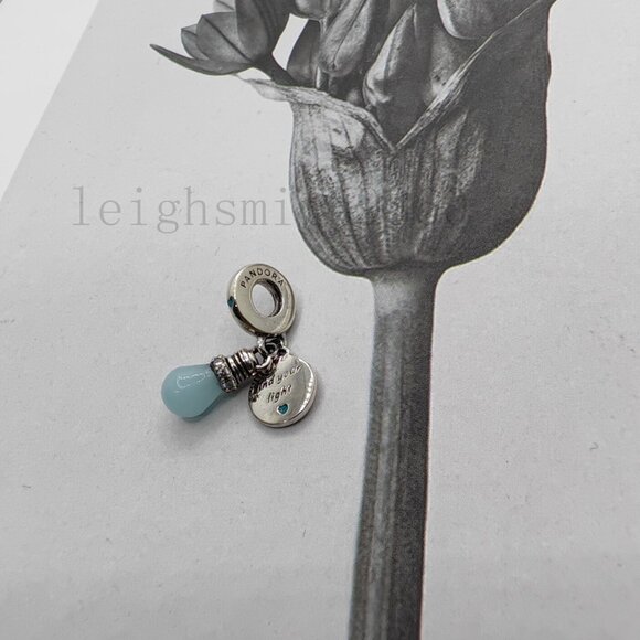 Pandora Glow-in-the-dark Lightbulb Double Dangle Charm - Picture 2 of 8